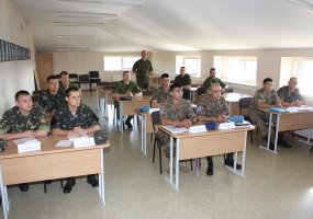 Puskarininkių mokykloje prasidėjo traptautinis instruktoriaus kursas  - 1