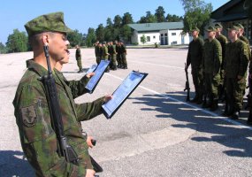Mokomajame pulke prisiekė būtinųjų karinių mokymų XI laidos kariai - 1