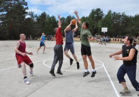 Basketball player Linas Kleiza and strongman Žydrūnas Savickas expressed solidarity with... - 3