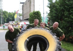 Savanorių sporto žaidynėse - sportinės aistros ir galimybė susitikti su kolegomis - 3