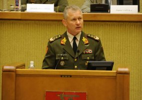 Krašto apsaugos sistemos vadovybė ir kariai pagerbė kario savanorio Artūro Sakalausko atminimą - 3