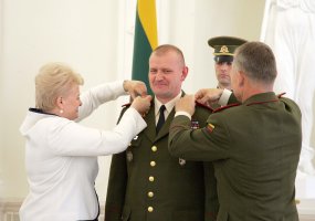 Aukštesnieji karininko laipsniai suteikti trims Lietuvos karininkams  - 2