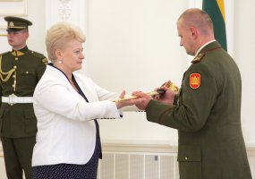 Aukštesnieji karininko laipsniai suteikti trims Lietuvos karininkams  - 3