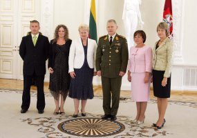 Aukštesnieji karininko laipsniai suteikti trims Lietuvos karininkams  - 6