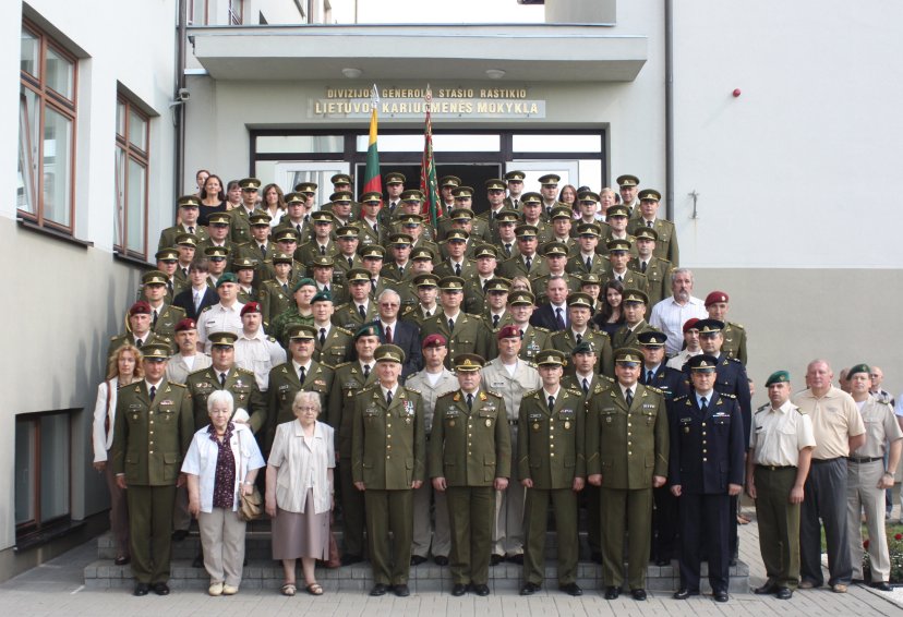 Divizijos generolo S. Raštikio puskarininkių mokykla pertvarkyta į Divizijos generolo S. Raštikio...