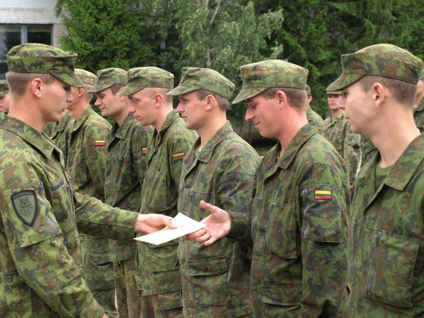 Pasibaigus kartotinėms pratyboms dešimt rezervo karių pareiškė norą grįžti į kariuomenę