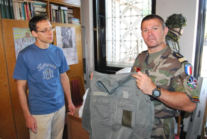 French Air Force soldiers presented uniforms to War museum