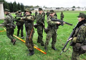 Savaitgalį Pabradės poligone vyko jungtinis karių savanorių ir žurnalistų žygis  - 5
