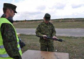 Lietuvos kariuomenės vadovybė ir kanceliarija vykdė kovinį šaudymą, atliko granatų mėtymo normatyvą - 1