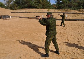 Lietuvos kariuomenės vadovybė ir kanceliarija vykdė kovinį šaudymą, atliko granatų mėtymo normatyvą - 3