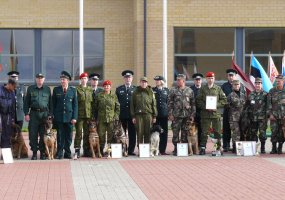 Tarptautinėse narkotikų paieškos čempionate geriausiai pasirodė Karo policijos kinologų komanda  - 1