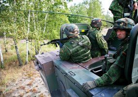 Reconnaissance servicemembers of “Iron Wolf” take part in multinational exercise “Maple Arch 2011“ - 1