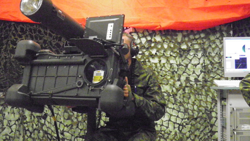 Oro gynybos bataliono kariai lavino ranką ir akį Latvijoje