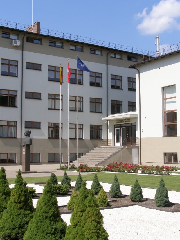 Lietuvos kariuomenės mokykla išrinkta pavyzdingiausiai tvarkoma įstaigų teritorija Kaune