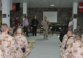Lietuvos kariuomenės vado vadovaujama delegacija aplankė Goro provincijoje tarnaujančius karius  - 1