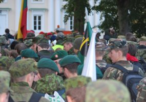 Šimtai dalyvių įveikė naktinio pėsčiųjų žygio „Pergalių ir kovų keliais“ distanciją - 1