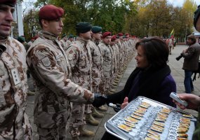 į NATO misiją Afganistane išlydėti Lietuvos kariai - 3