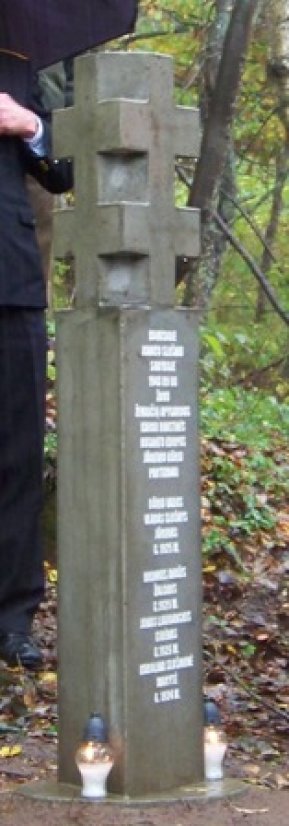 Nausodžio kaime atidengtas atminimo ženklas žuvusiems partizanams
