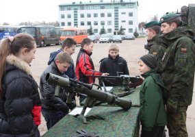 Mokinių būrių rikiuotės konkursas - jaunimo pilietiškumo ir patriotiškumo ugdymas  - 4