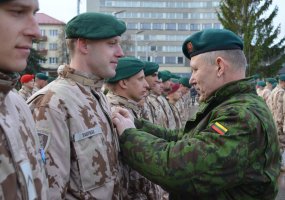 Panevėžyje apdovanoti iš Afganistano grįžę Lietuvos kariai - 3