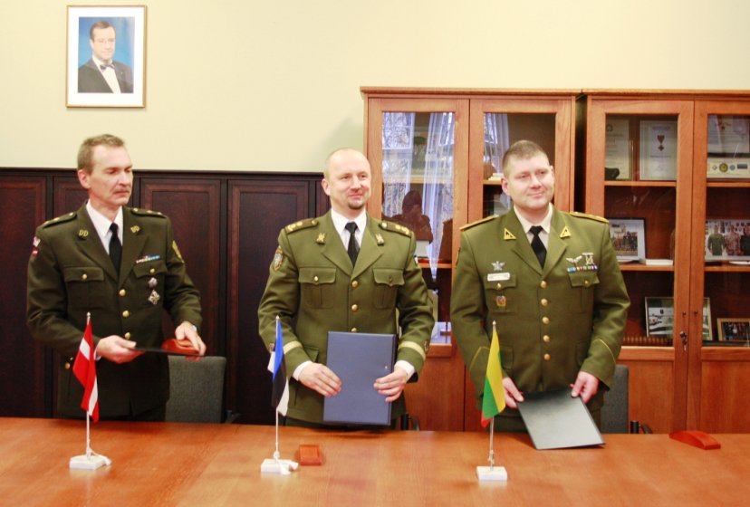 Estijoje aptartas trijų Baltijos šalių savanorių pajėgų bendradarbiavimas
