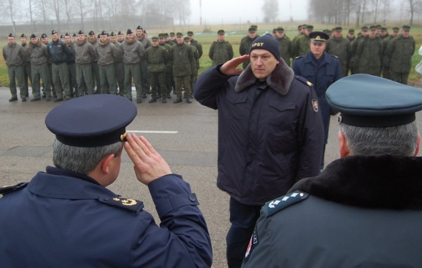 Minint Kariuomenės dieną Šiauliuose pagerbti asmenys, padėję likviduoti orlaivio L39 ZA „Albatros