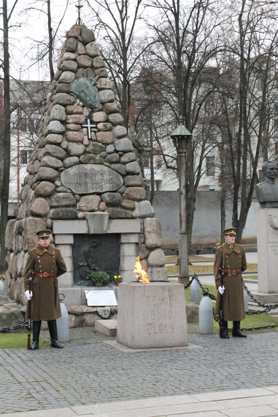 Adovanoti metų instruktorius,  karininkas, kareivis/puskarininkis ir darbuotojas