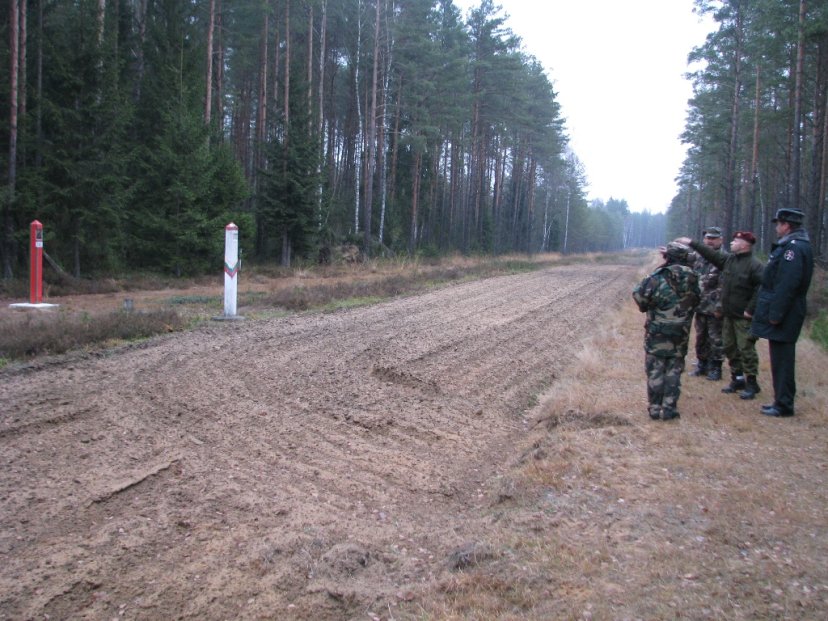Kariai ir pasieniečiai bendrų pratybų „Priedanga 2011
