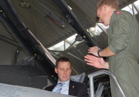 Aviacijos bazėje lankėsi Danijos gynybos ministras ir karinių oro pajėgų vadas  - 3
