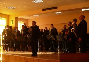 Karinių oro pajėgų dovana Šeduvos gimnazijai - 1