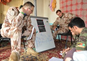 Afganistano Nacionalinės armijos karininkai su kolegomis iš Lietuvos dalijasi patirtimi - 1