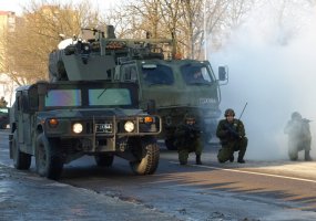 Valstybės atkūrimo dieną Jonavoje - Algirdo bataliono kovinė vėliava - 4
