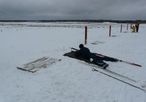 Karinio ir sportinio biatlono varžybose tarp 14 komandų ir Inžinerijos bataliono kariai  - 1