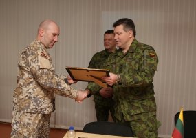 Vilniuje pasirašytas Baltijos šalių kariuomenių Sausumos pajėgų 2012-2014 m. bendradarbiavimo planas - 2
