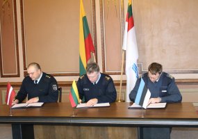 Baltijos šalių karinių oro pajėgų vadai pasirašė tolesnio bendradarbiavimo susitarimą  - 1
