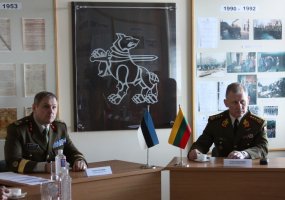 Estijos kariuomenės vadas lankėsi Lietuvos kariuomenės padaliniuose - 1