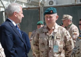 Lietuvos kariuomenės vadas gen. ltn. A. Pocius susitiko su NATO operacijos Afganistane vadovybės... - 1