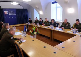 Minister of National Defence met with the Chief of Defence of Estonia on his first visit in our... - 2