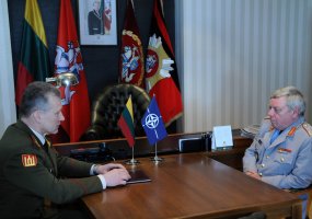 Lietuvoje lankosi NATO tarptautinio karinio štabo generalinis direktorius - 2