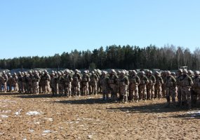 Naujos karių pamainos pasirengusios tarptautinei misijai Afganistane  - 4