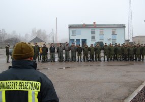 Tarnybos draugai prisimena prieš trejus metus žuvusį j. psk. A. Belskį  - 3