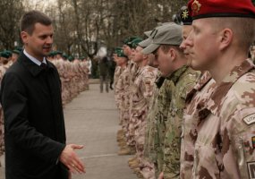 Alytuje į tarptautinę misiją Afganistane iškilmingai išlydėti Lietuvos kariai - 3