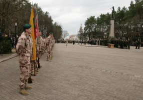Alytuje į tarptautinę misiją Afganistane iškilmingai išlydėti Lietuvos kariai - 5