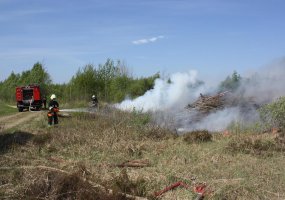 Lietuvos kariuomenės mokyklos Kazlų Rūdos poligone - bendros gaisrų gesinimo pratybos „Poligonas... - 2