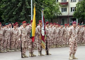 Sutikti iš Afganistano grįžę Lietuvos kariai - 6