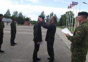 Karaliaus Mindaugo bataliono kariai prisiekė dalinio vėliavai - 1