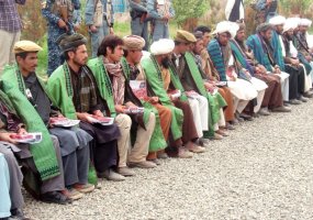 25 insurgents grounded arms in Chaghcharan - 2