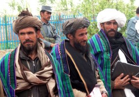 25 insurgents grounded arms in Chaghcharan - 4