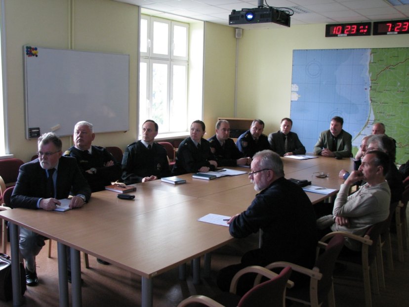 Vyko bendras paieškos ir gelbėjimo darbuose dalyvaujančių institucijų atstovų pasitarimas