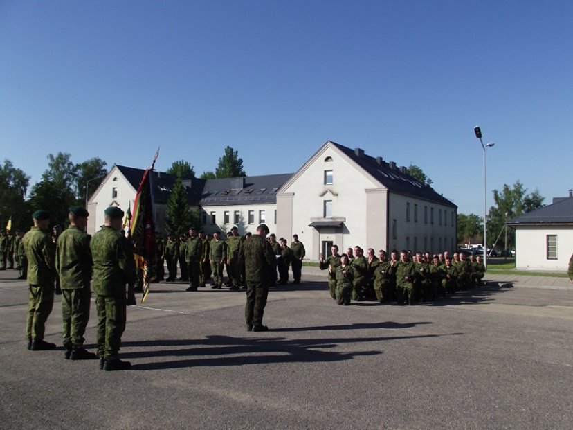 Karaliaus Mindaugo bataliono kariai prisiekė dalinio vėliavai